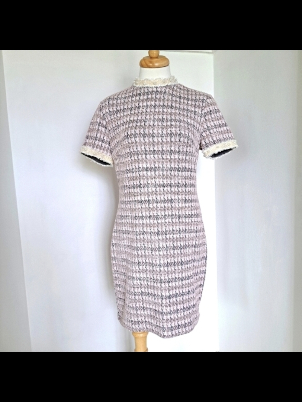 Pink Houndstooth Tweed Mini Dress Pearl Lace Trim Small - Picture 2 of 9